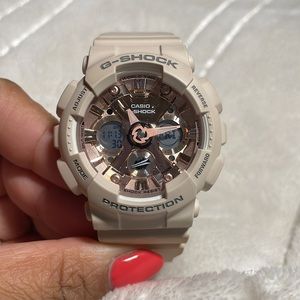 G shock - baby pink with rose gold